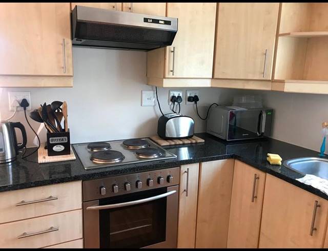 2 BEDROOM PROPERTY TO RENT IN VREDEHOEK